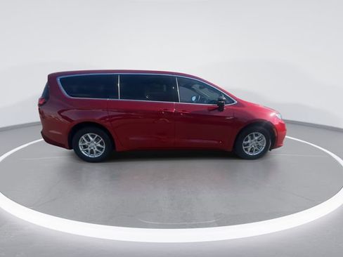 New 2026 Chrysler Pacifica Select FWD image 9