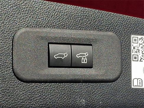 Used 2025 Toyota Crown Signia Limited image 29