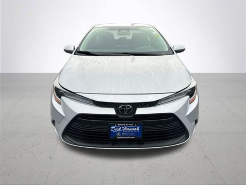 Used 2024 Toyota Corolla LE image 3