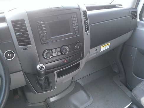 Used 2018 Mercedes-Benz Sprinter 3500 image 7