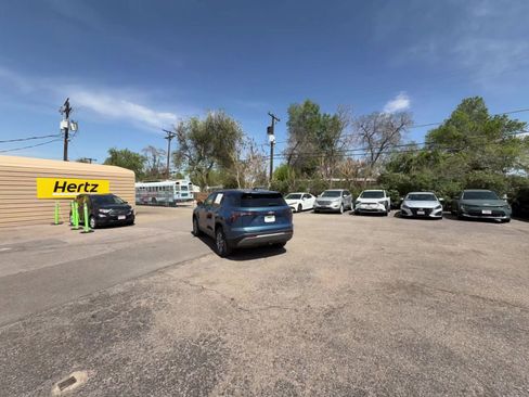 Used 2025 Chevrolet Equinox LT AWD/4WD image 15