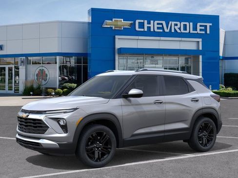 New 2026 Chevrolet TrailBlazer LT FWD image 2