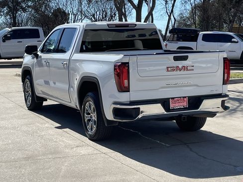 Certified 2025 GMC Sierra 1500 SLT image 4