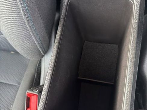 Used 2017 Chevrolet Cruze LT w/ Convenience Package image 24