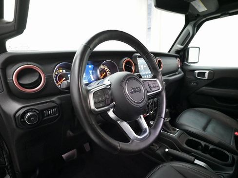 Used 2019 Jeep Wrangler Unlimited Sahara w/ Quick Order Package 24M Moab image 8