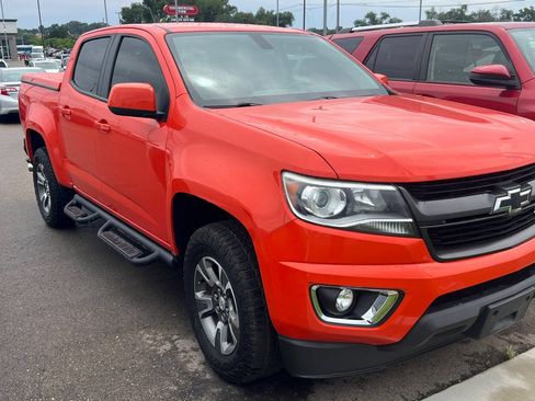 Used 2019 Chevrolet Colorado Z71 AWD/4WD image 2