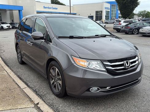 Used 2015 Honda Odyssey Touring image 1