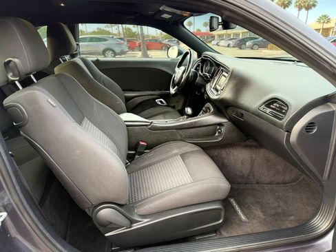 Used 2017 Dodge Challenger SXT image 14
