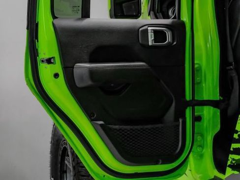 Used 2021 Jeep Gladiator Rubicon w/ LED Lighting Group AWD/4WD image 45
