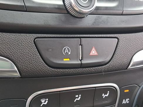 Certified 2023 Chevrolet Equinox LT FWD image 28
