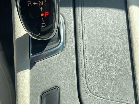 Used 2018 Cadillac XT5 Luxury w/ Driver Awareness Package FWD image 34