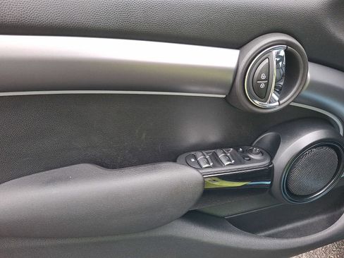 Certified 2024 MINI Cooper S image 10