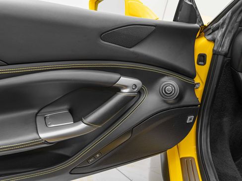 Certified 2021 Ferrari F8 Tributo Base image 75