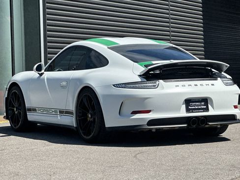Certified 2016 Porsche 911 R RWD image 3
