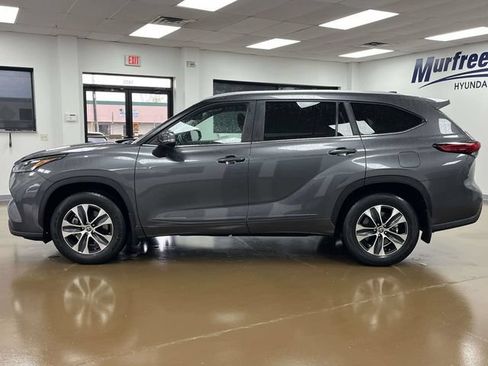 Used 2023 Toyota Highlander XLE AWD/4WD image 8