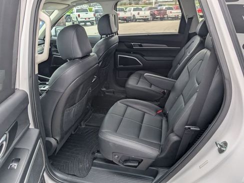 Used 2022 Kia Telluride EX w/ EX Premium Package image 15