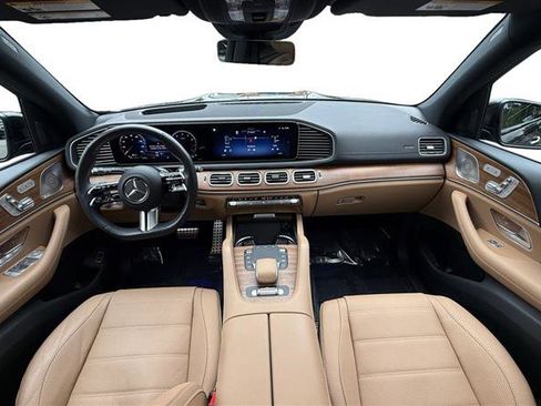 Used 2024 Mercedes-Benz GLS 450 4MATIC w/ Pinnacle Trim Package image 12
