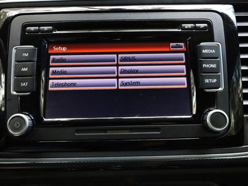 Used 2013 Volkswagen Beetle 2.0T image 39