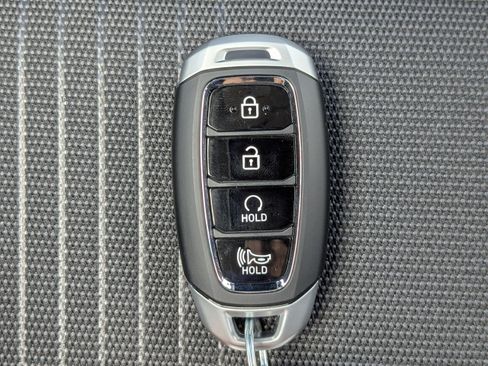 Certified 2025 Hyundai Venue Limited FWD image 36