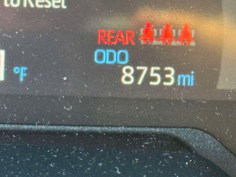 Used 2024 Toyota RAV4 SE w/ Weather & Moonroof Package image 25