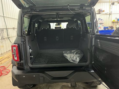 Used 2024 Ford Bronco Wildtrak image 10