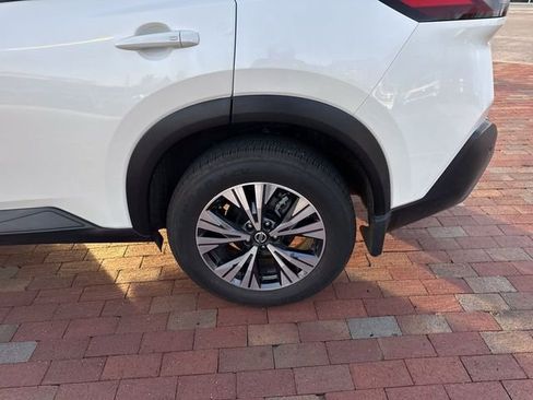 Used 2021 Nissan Rogue SV image 6