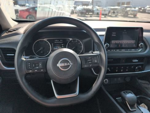 Used 2023 Nissan Rogue S AWD/4WD image 12
