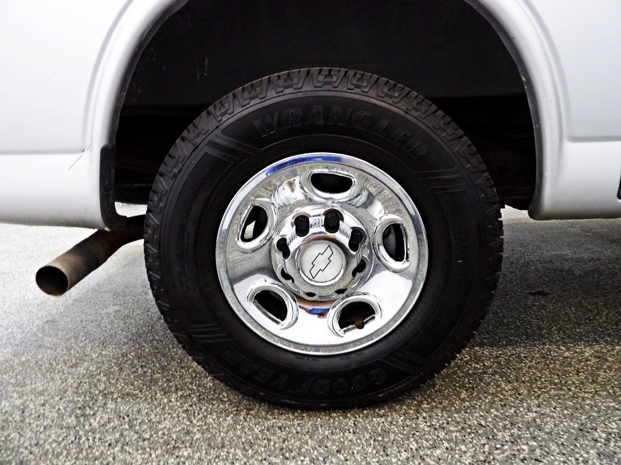 Used 2017 Chevrolet Express 2500 LS RWD image 21