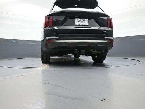 Certified 2025 Kia Sorento SX Prestige image 33