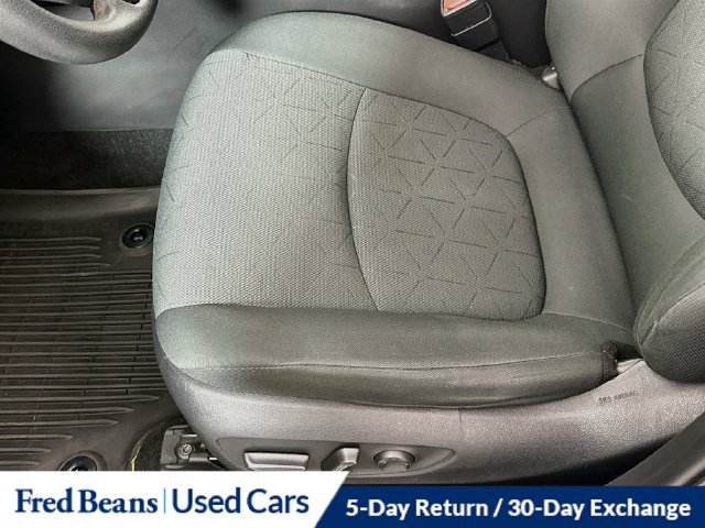 Used 2022 Toyota RAV4 XLE AWD/4WD image 25