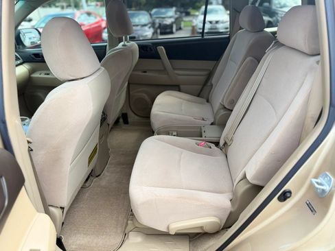 Used 2010 Toyota Highlander 2WD image 19