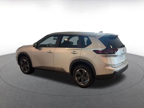 Used 2025 Nissan Rogue SV FWD image 10
