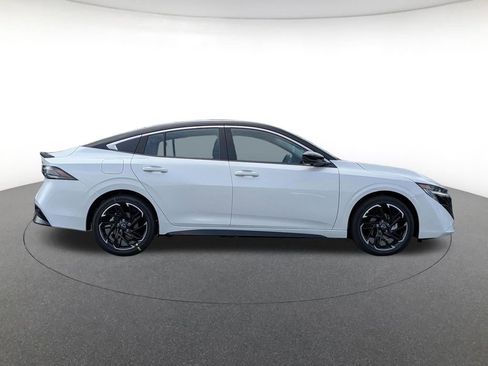 New 2026 Nissan Sentra SR FWD image 4