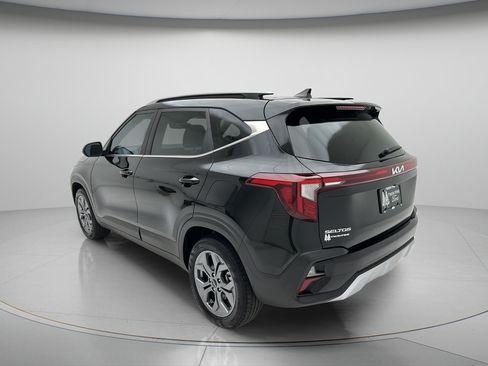 Used 2024 Kia Seltos S AWD/4WD image 7