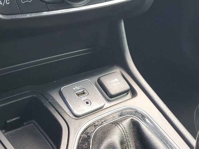 Used 2020 Jeep Cherokee Latitude Plus FWD image 18