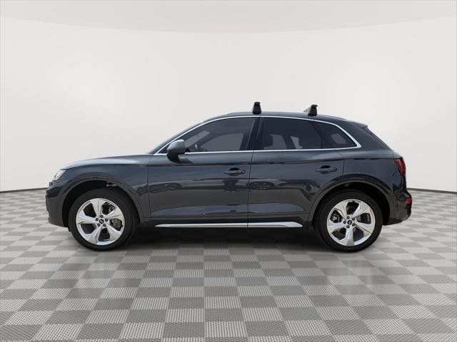 Used 2021 Audi Q5 Prestige w/ Prestige Package AWD/4WD image 2