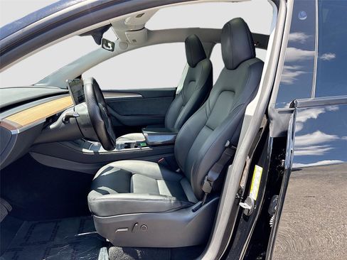 Used 2025 Tesla Model Y Long Range RWD image 21