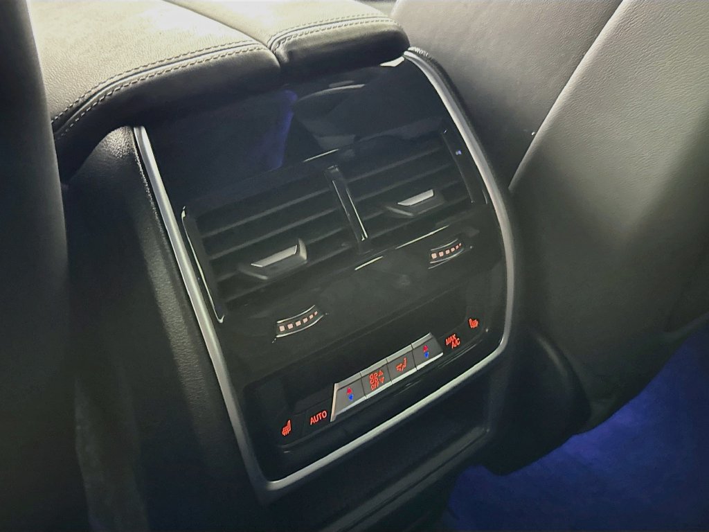 Used 2023 BMW XM AWD/4WD image 27