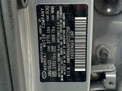 Certified 2023 Hyundai Venue SE image 25