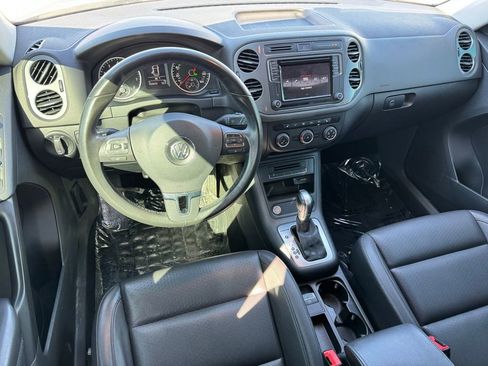 Used 2017 Volkswagen Tiguan S AWD/4WD image 9