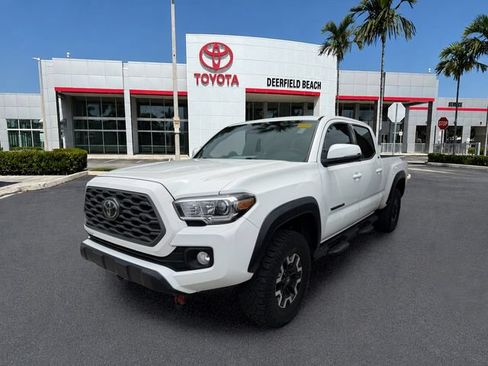 Used 2022 Toyota Tacoma TRD Off-Road w/ Technology Package AWD/4WD image 4