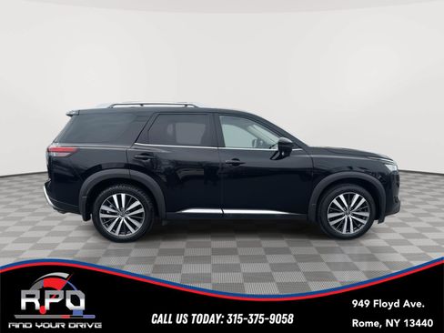 Used 2022 Nissan Pathfinder Platinum w/ Cargo Package AWD/4WD image 6