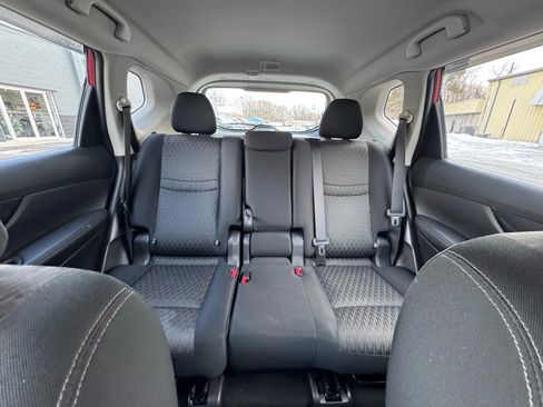 Used 2017 Nissan Rogue S image 23