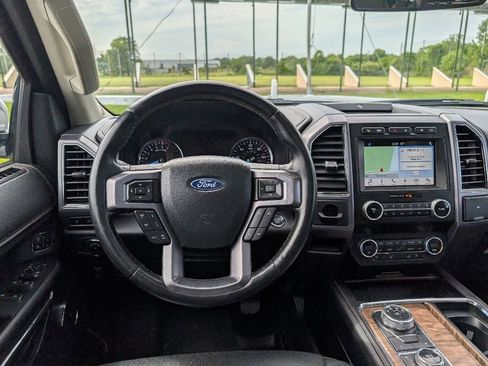 Used 2019 Ford Expedition Platinum AWD/4WD image 32
