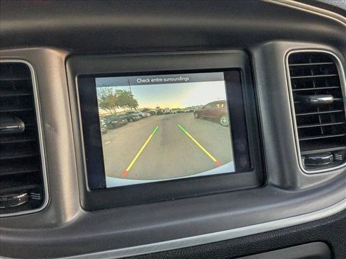 Used 2022 Dodge Charger SXT image 10