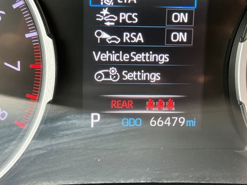 Certified 2021 Toyota RAV4 LE image 29