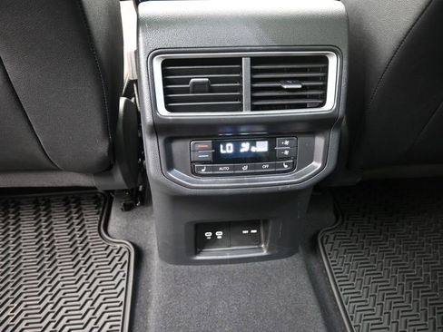 Used 2025 Volkswagen Atlas SEL image 23