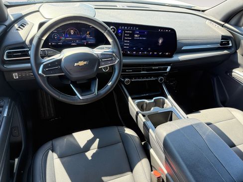 Used 2025 Chevrolet Traverse LT AWD/4WD image 15