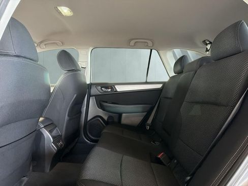 Used 2019 Subaru Outback 2.5i Premium w/ Popular Package #2 AWD/4WD image 10