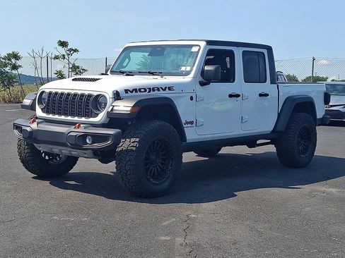 Used 2026 Jeep Gladiator Mojave AWD/4WD image 3